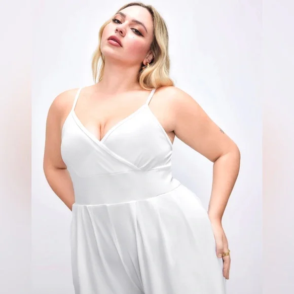 NWOT - V-neck Cami Wide Leg Jumpsuit Curve & Plus Elegant Purple Jumpsuit - Picture 6 of 8